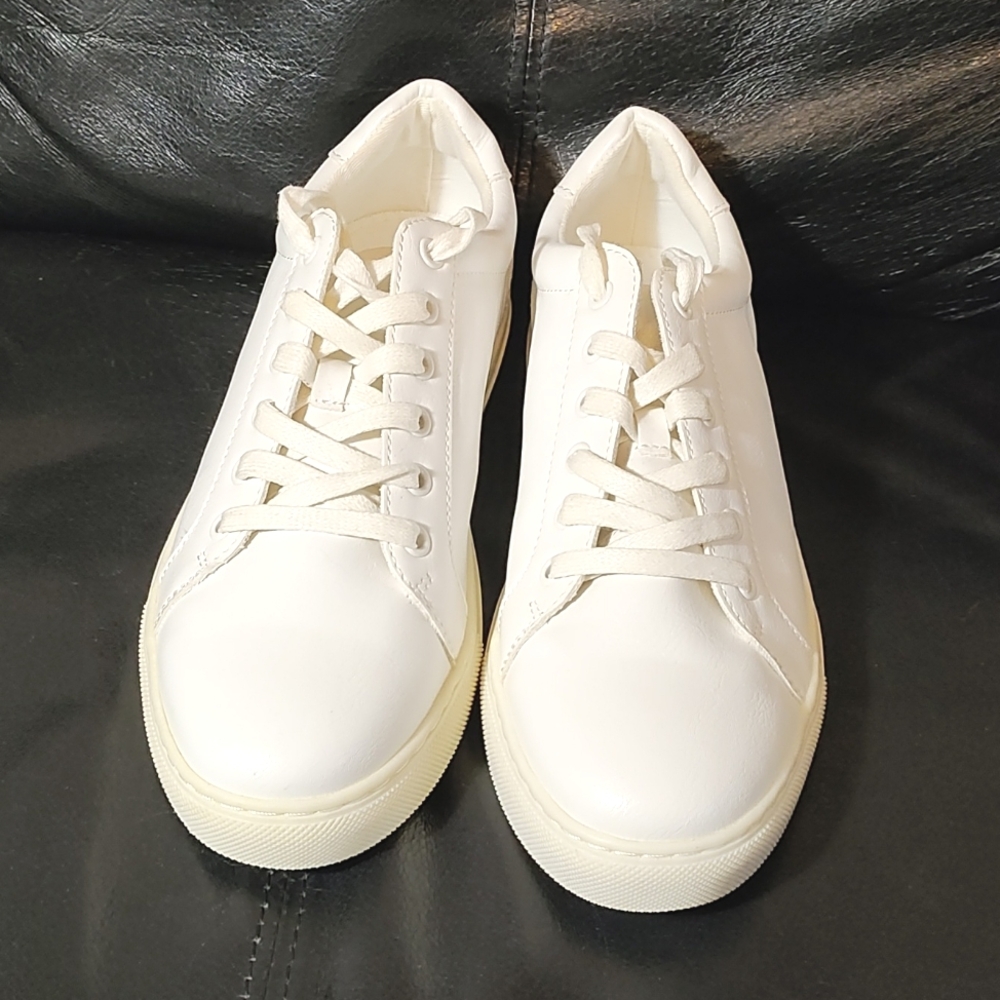 NWOB BANANA REPUBLIC SNEAKERS 8 MENS
